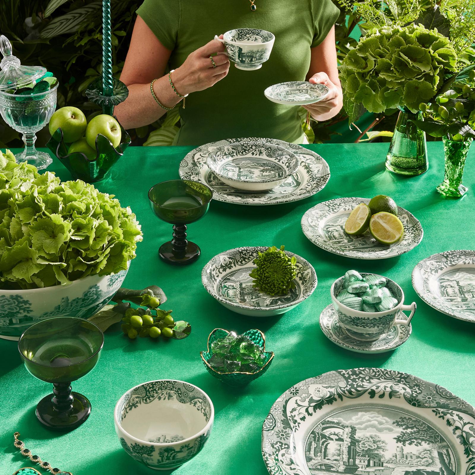 Green Italian 12-Piece Dinnerware Set, Service for 4 5 Green Italian 12-Piece Dinnerware Set, Service for 4