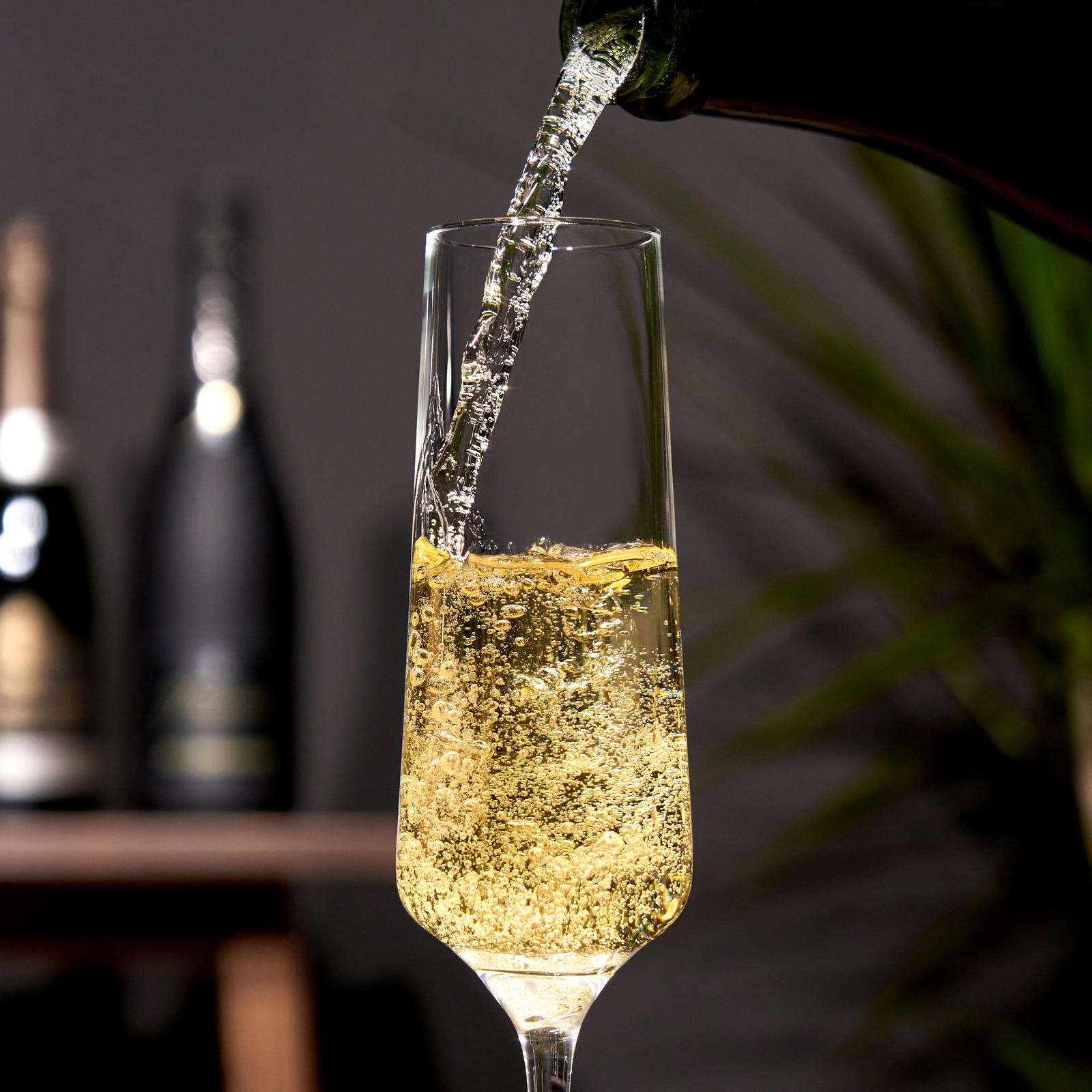 European Crystal Champagne Flute, Set of 4 2 European Crystal Champagne Flute, Set of 4