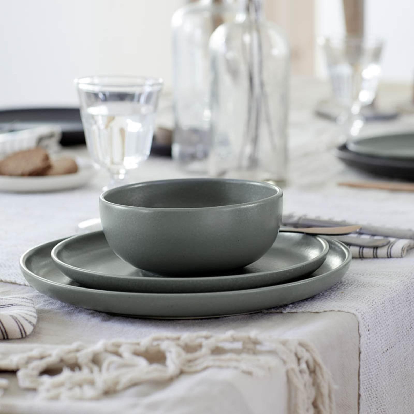 Pacifica 2-Piece Serving Bowl & Cutting Board Lid Set 5 Pacifica 2-Piece Serving Bowl & Cutting Board Lid Set
