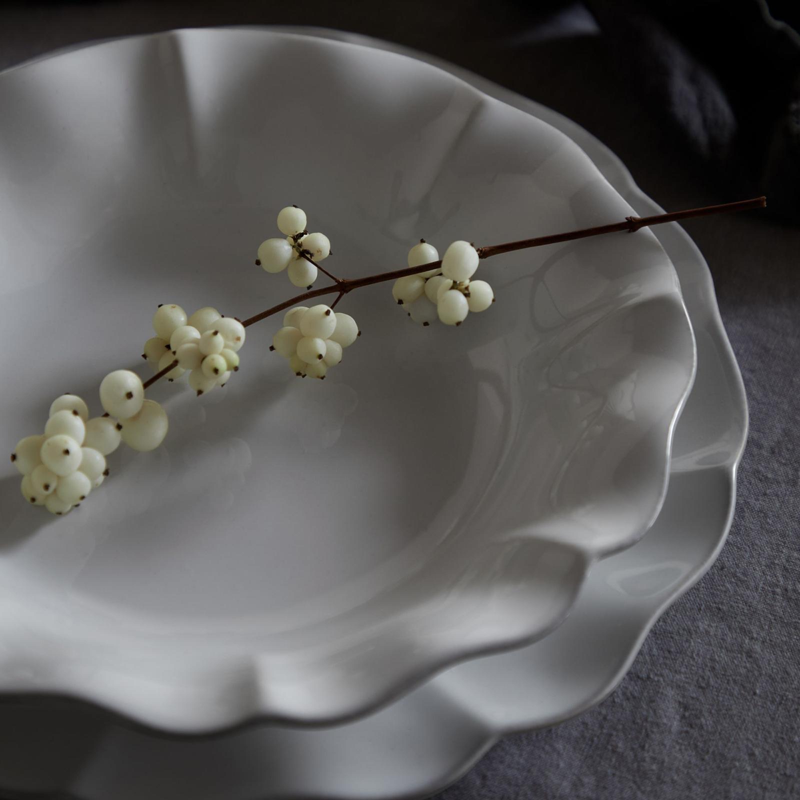 Rosa 4-Piece Place Setting, Service for 1 7 Rosa 4-Piece Place Setting, Service for 1