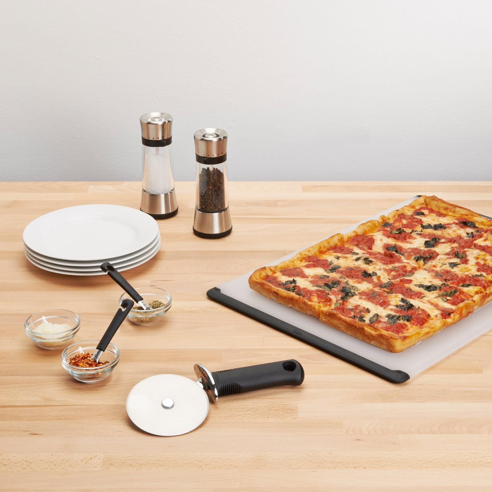 Good Grips Pizza Wheel 4 Good Grips Pizza Wheel